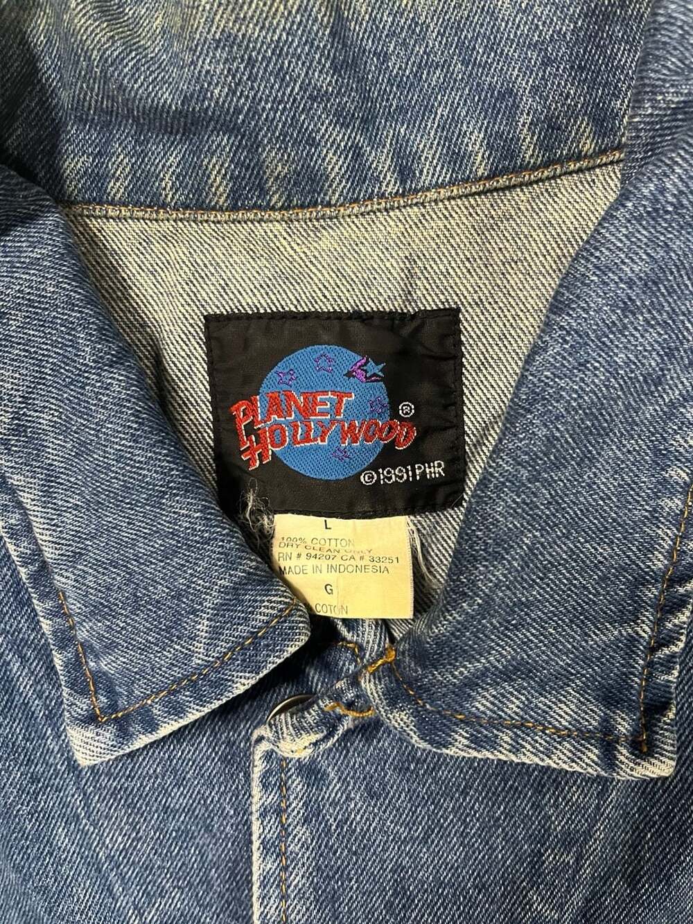 Vintage 1991 Planet Hollywood Las Vegas Embroidered Denim Trucker Jacket - Picture 4 of 5